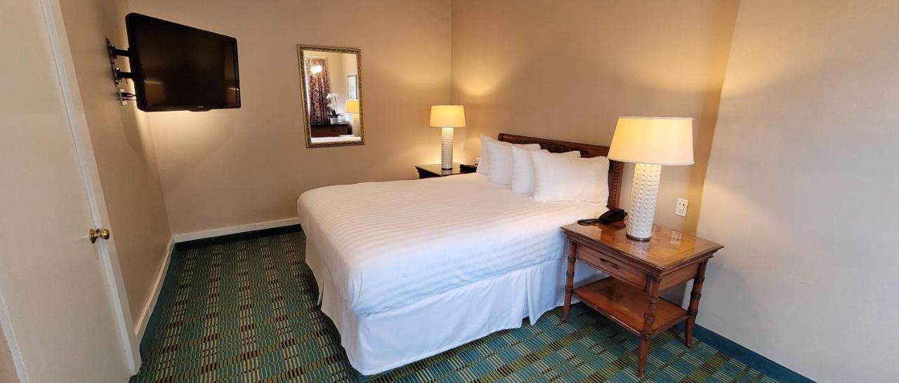 Butterfly Grove Inn Pacific Grove Extérieur photo