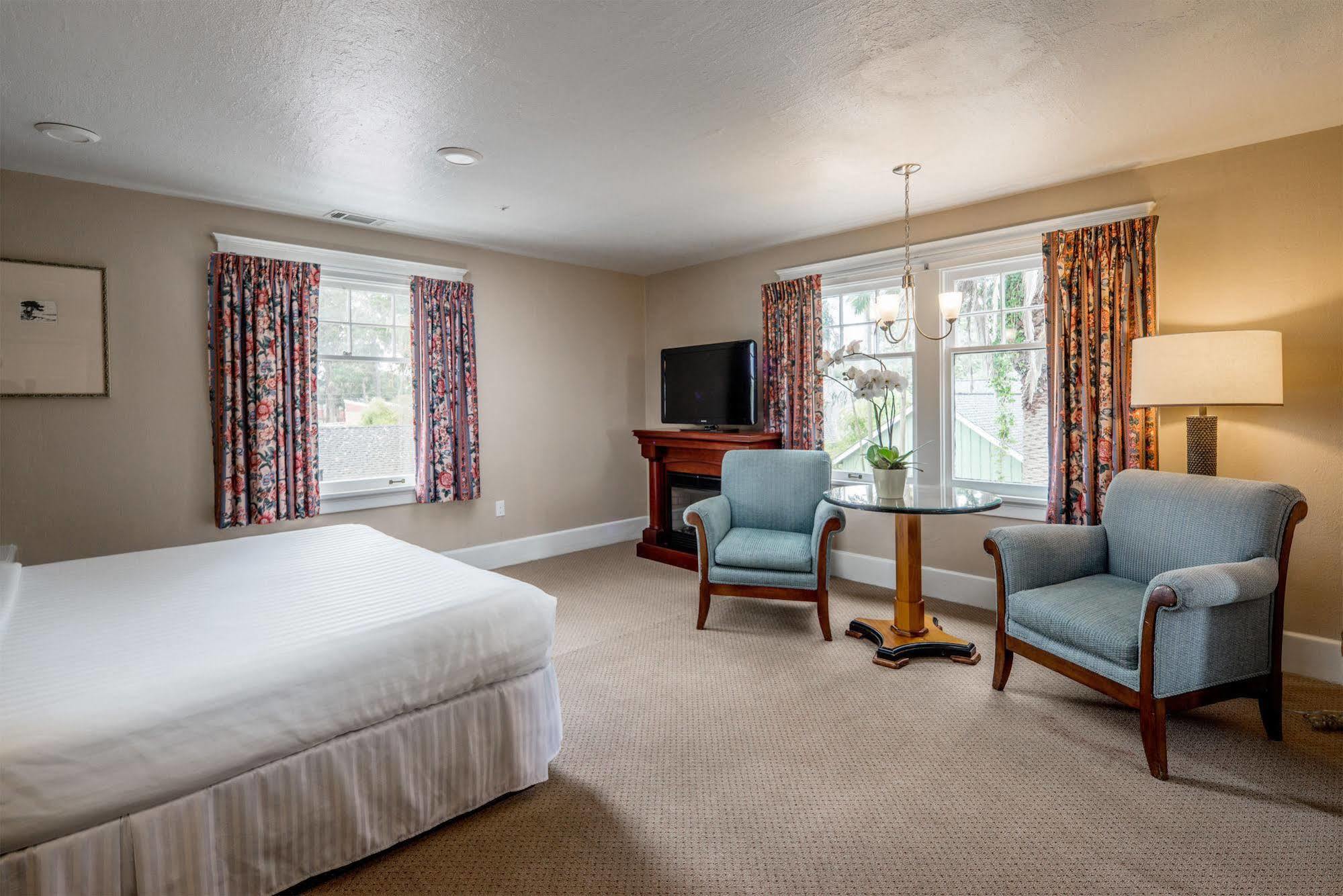 Butterfly Grove Inn Pacific Grove Extérieur photo