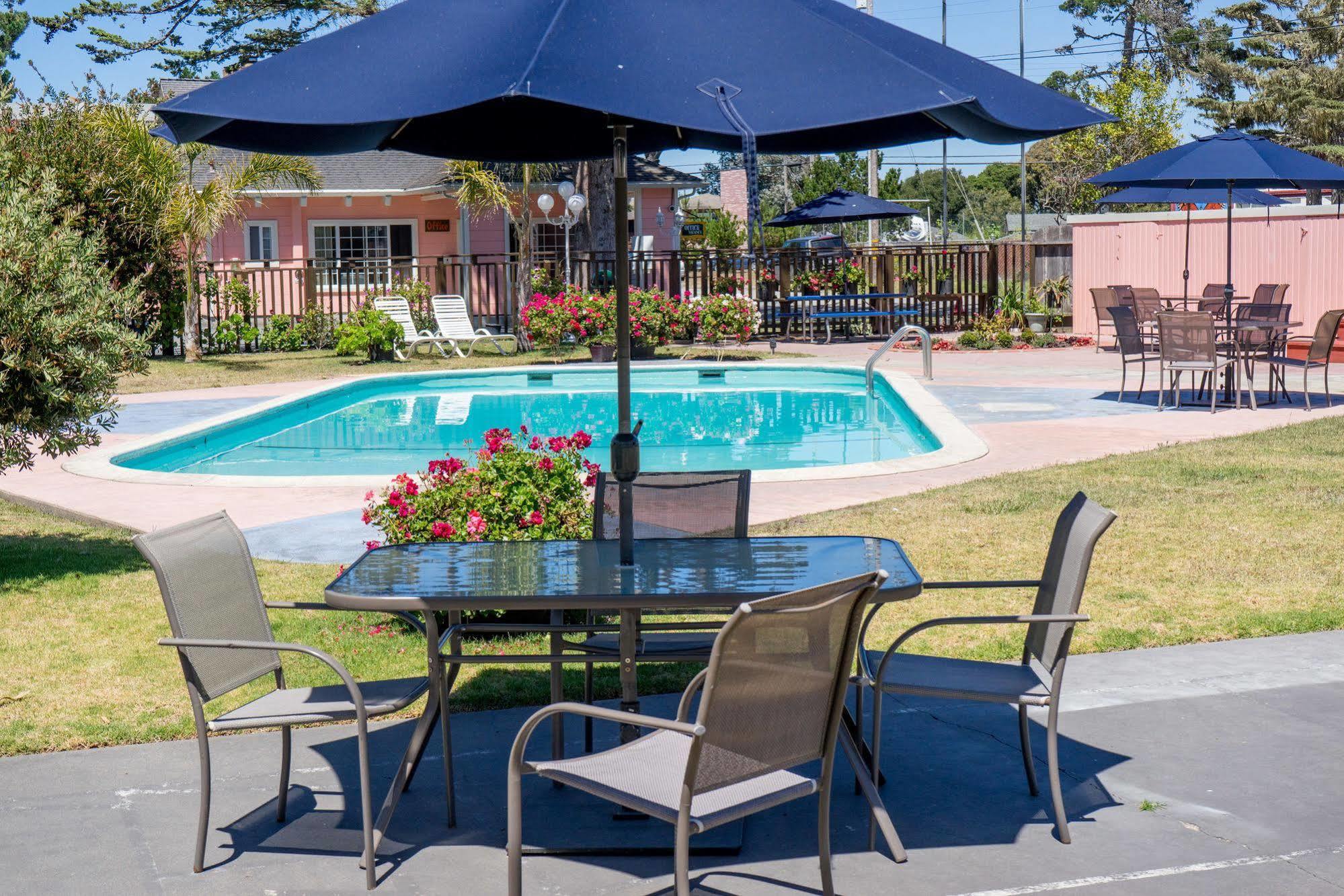 Butterfly Grove Inn Pacific Grove Extérieur photo