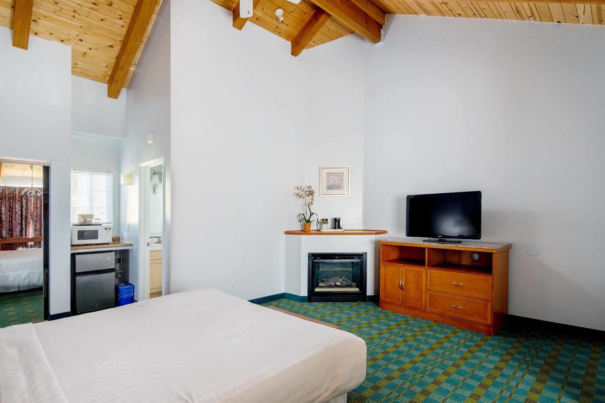 Butterfly Grove Inn Pacific Grove Extérieur photo