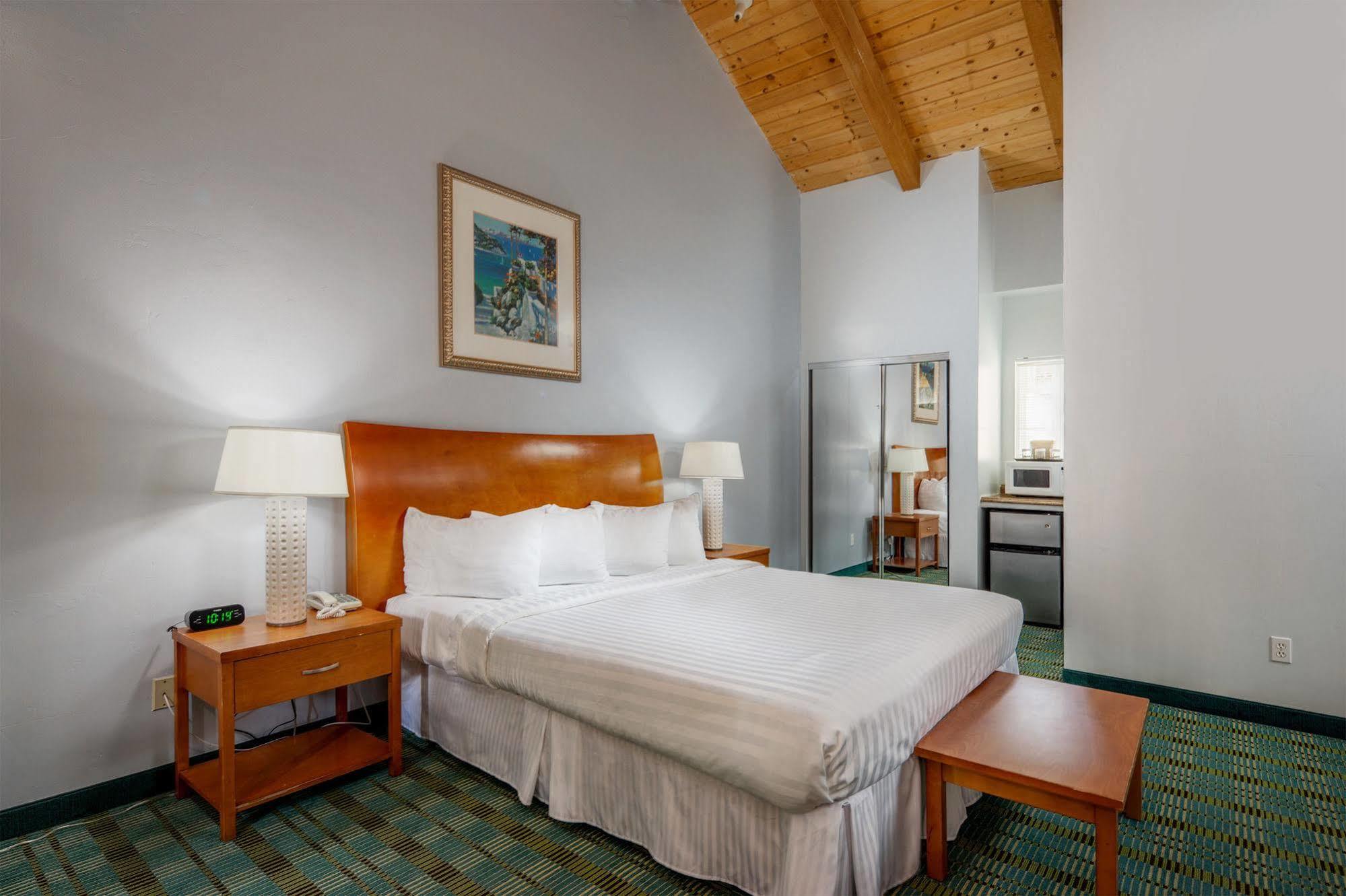 Butterfly Grove Inn Pacific Grove Extérieur photo